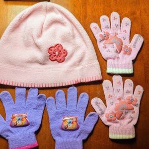 Youth girls hat a two pairs of cotton gloves